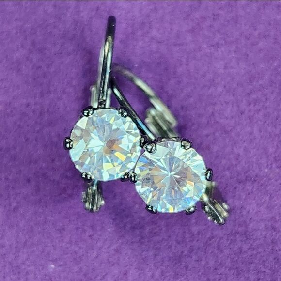 🩵Premier "Delightful" Cubic Zirconia Earrings - Picture 3 of 6